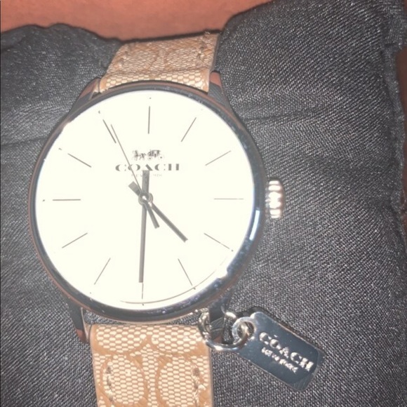 AUTHENTIC Coach Watch - Picture 3 of 3